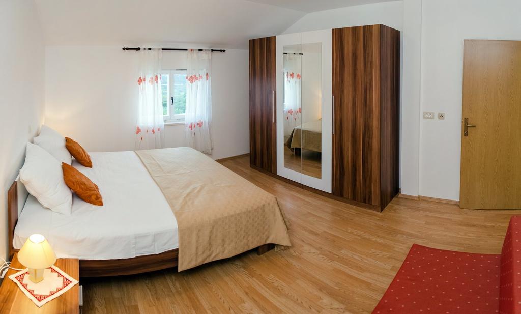 Olive Garden Apartments Cilipi Room photo